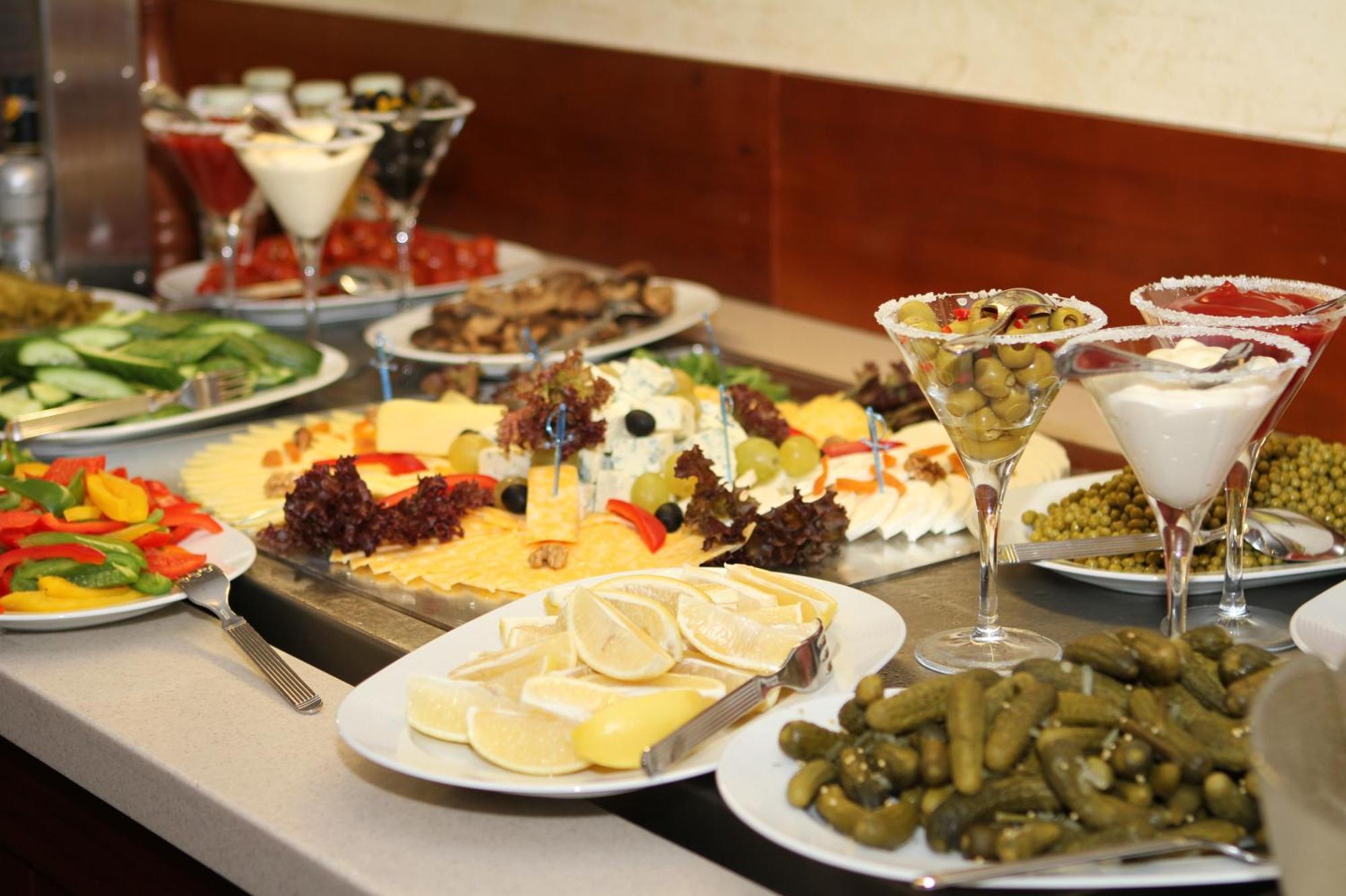 Atyrau Dastan Hotel Zewnętrze zdjęcie