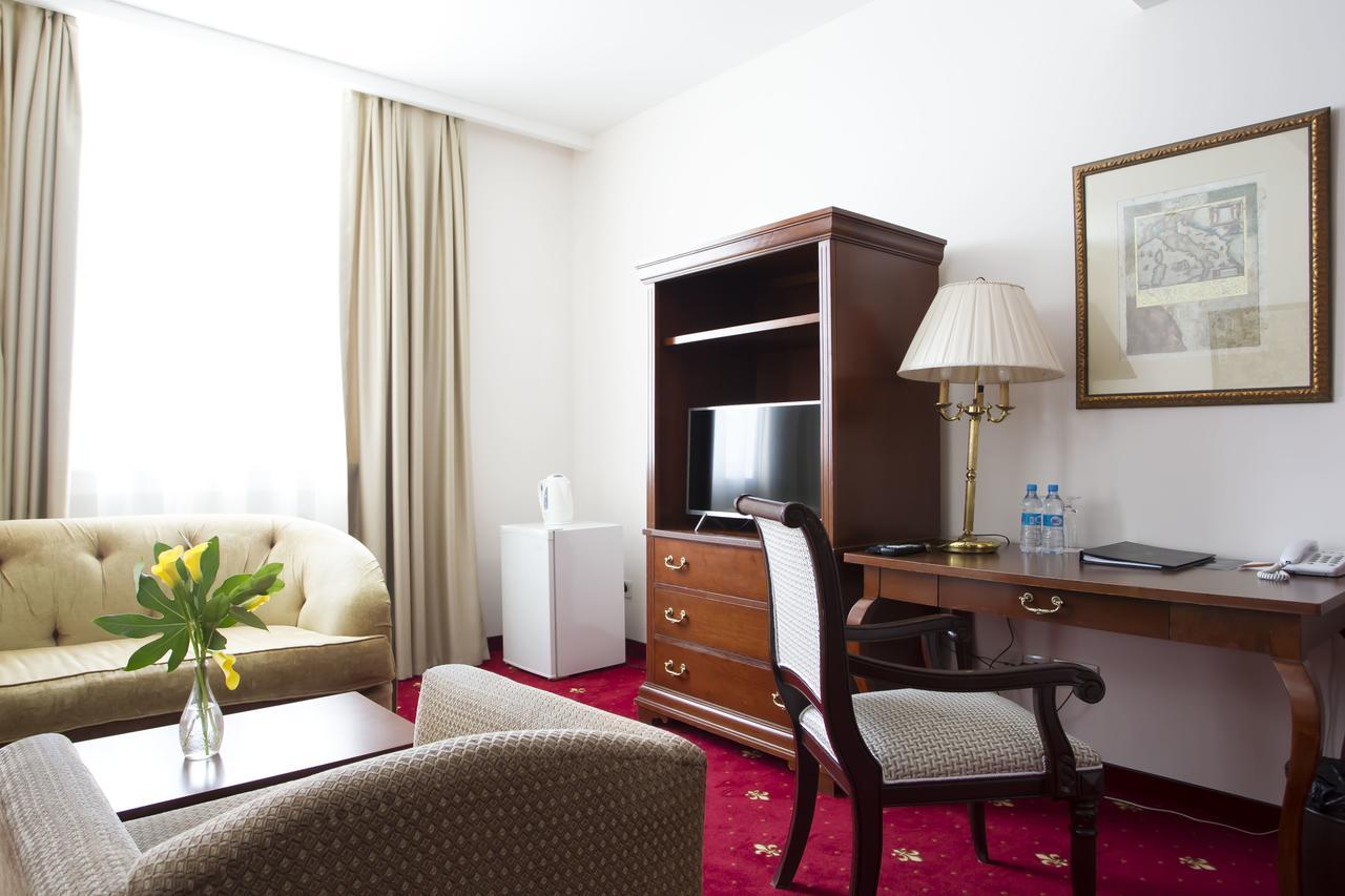 Atyrau Dastan Hotel Zewnętrze zdjęcie